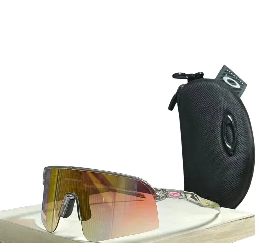 Gafas de Sol Oakley Sutro al aire