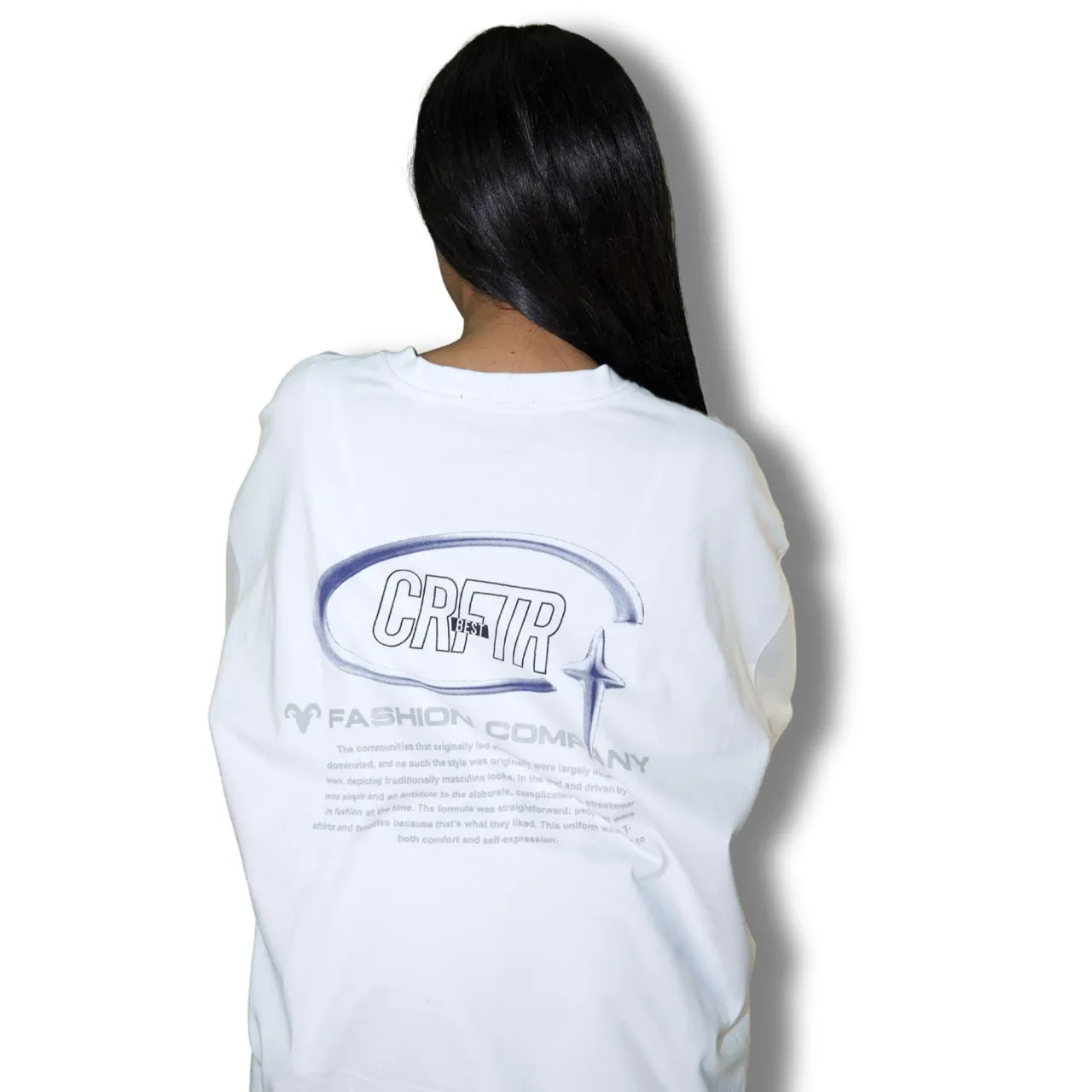 Camiseta Oversize Crftr blanco.