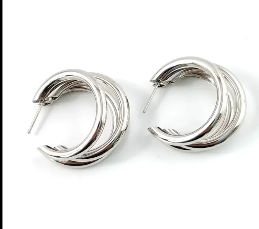 Aretes Candonga En Rodio Lisa Triple Plateada