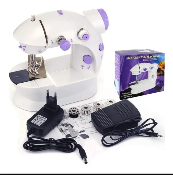 Mini Maquina De Coser A Pila Y Electrica Portatil Pedal Otec Color Blanco 110v/220v