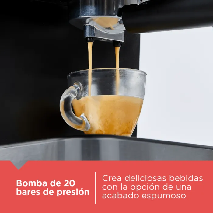 Cafetera espresso semiautomática Black+Decker EM0312-0SDLA