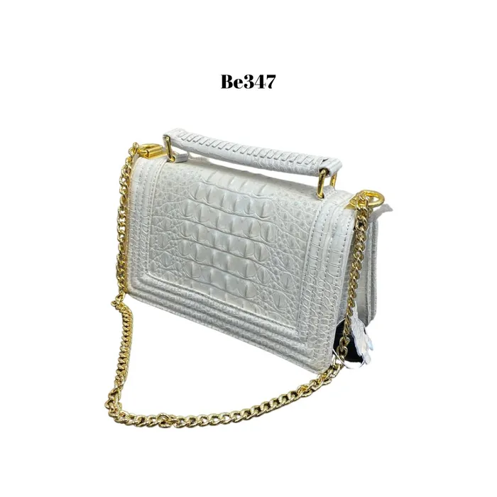 Bolso textura blanco detalles dorados BE347